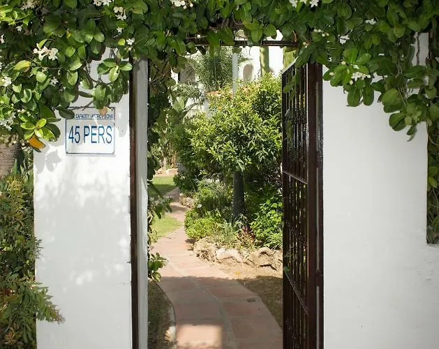 Luxe Puerto Banus * ماربيا